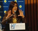 La presidenta Cristina Fernández de Kirchner ratificó la necesidad de poner en práctica la Ley de Servicios de Comunicación Audiovisual.