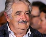 Mujica agregó que "el mundo que viene es para los grandes" y sostuvo: "Si no puedes ser grande por ti mismo, únete a otros para formar unidades grandes".
