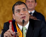 Correa hizo estas declaraciones desde la localidad amazónica de Baeza, desde donde emitió ayer su programa radial sabatino.