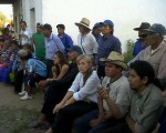 Vázquez durante su visita a los QOM en Formosa. Dice que la oposición utiliza políticamente el conflicto.