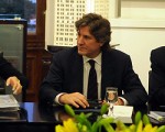 La presidenta Cristina Fernández de Kirchner "reiteró cómo se debe resolver la litigiosidad", señaló el titular de la UIA, Ignacio de Mendiguren, al término del encuentro entre la central empresaria y la mandataria.