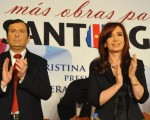 La presidenta Cristina Fernández encabezó el lanzamiento del plan de radarización Escudo Norte en Santiago del Estero. La acompañó el gobernador santiagueño, Gerardo Zamora.