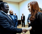 La Presidenta inisió su visita oficial en Angola.
