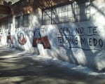 Las pintadas llevan las firmas de PROA, la nueva agrupación de la UCR que respalda al partido creado por Mauricio Macri.