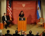 La presidenta, Cristina Fernández disertó ayer en las Universidad de Harvard.
