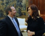 El ex intendente de Morón junto a Cristina al oficializarse su titularidad al frente de la Afsca.