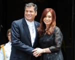 Cristina Fernández de Kirchner al encabezar un almuerzo ofrecido a su par ecuatoriano, Rafael Correa.