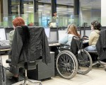 La integración laboral tiene en cuenta la discapacidad y también permite a personas de edad avanzada reinsertarse en el sistema.