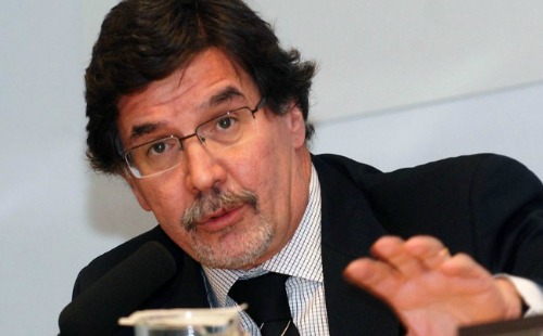 Alberto Sileoni llamó al diálogo entre las partes.