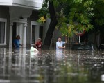 Es indefinido el número de muertos que dejaron las inundaciones en La Plata.