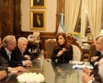 Cristina encabezó una reunión con seis gremios que alcanzaron acuerdo salarial.