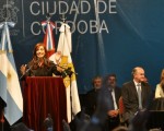 Cristina Fernández de Kirchner encabeza la ceremonia central de cierre de los festejos por el cuarto centenario de la Universidad Nacional de Córdoba.