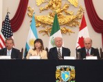 El encuentro se realizó en el Salón de Actos del Palacio de Minería, en la ciudad de México.